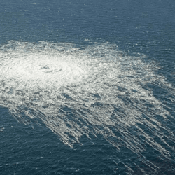 The gas leak at Nord Stream 2 seen from the Danish F-16 interceptor on Bornholm. 